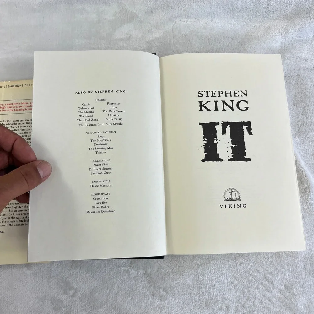 IT by Stephen King True 1st Edition True 1st Printing Hardcover DJ $22.95 Horror